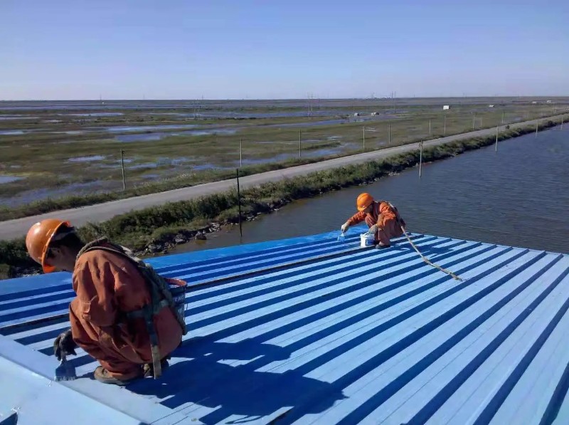 永泰钢结构屋面漏水原因